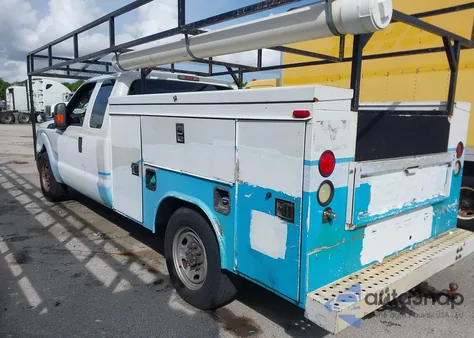 2015 Ford F250 Xl z USA, uszkodzony, nr VIN 1FT7X2AT2FEA31504